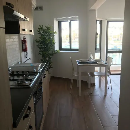Sunrise Creek Apartment *